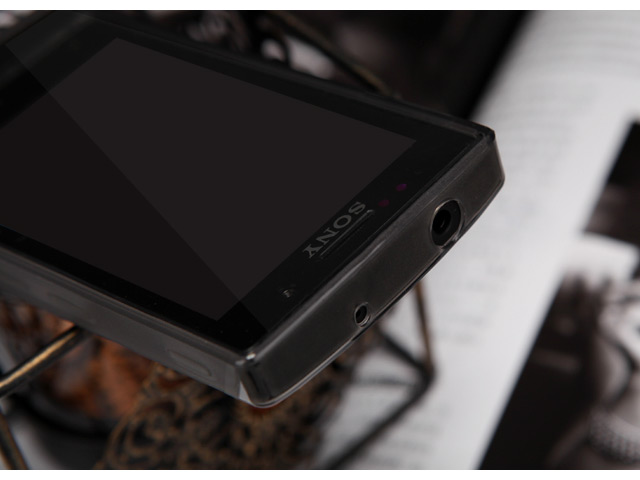 Чехол Nillkin Soft case для Sony Xperia U ST25i (черный, гелевый)