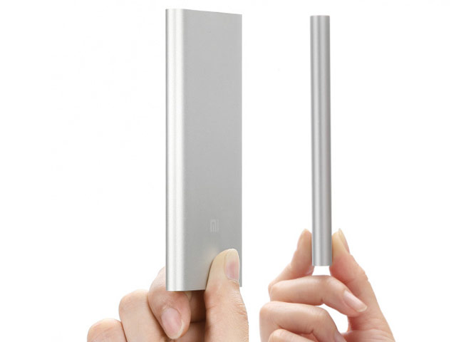 Внешняя батарея Xiaomi Mi Power Bank универсальная (5000 mAh, серебистая, алюминиевая)