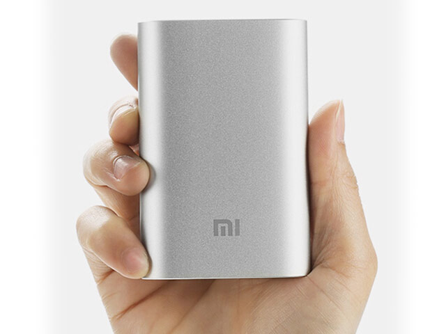 Внешняя батарея Xiaomi Mi Power Bank универсальная (10000 mAh, серебистая, алюминиевая)