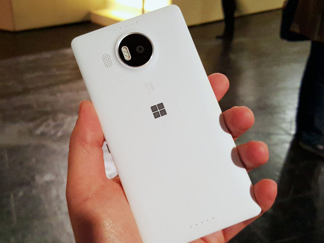 Смартфон Microsoft Lumia 950 XL (dualSIM, белый, 32Gb, 5.7