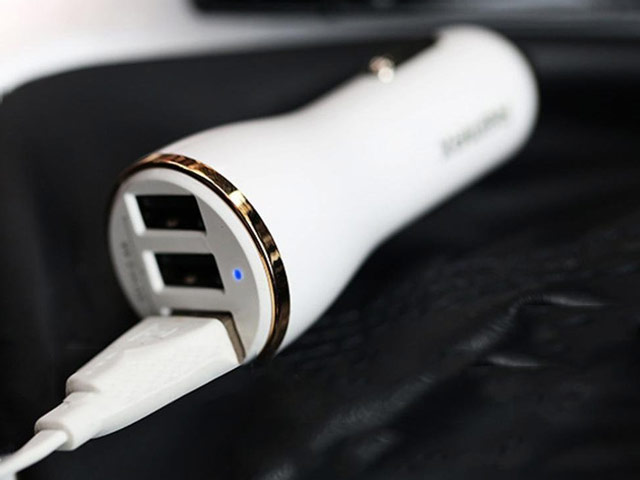 Зарядное устройство Remax Dolfin Car Charger универсальное (автомобильное, 3.4A, 3xUSB, белое/золотистое)