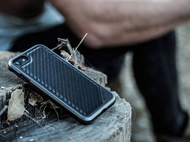 Чехол X-doria Defense Lux для Apple iPhone 8 (Black Carbon, маталлический)