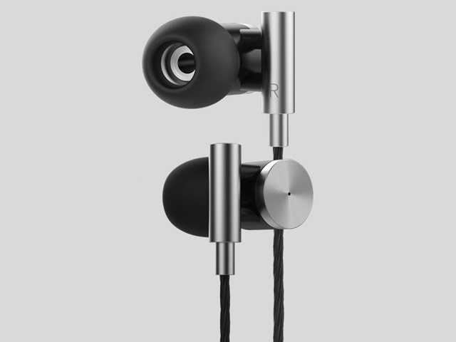 Наушники Remax Metal Hi-Fi Earphone RM-530 (черные, пульт/микрофон, 9 мм)