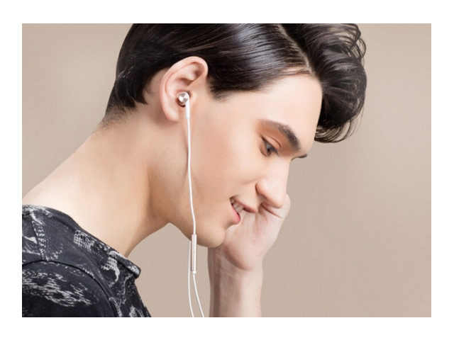 Наушники Xiaomi Mi In-Ear Headphones Pro универсальные (золотистые, пульт/микрофон, 20-20000 Гц)
