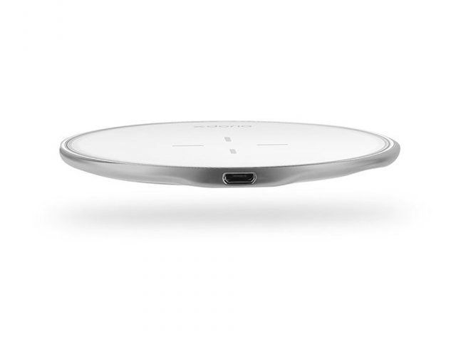 Беспроводное зарядное устройство X-Doria Pebble Wireless Charger (Fast Charge, белое, стандарт QI)