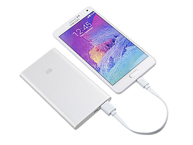 Внешняя батарея Xiaomi Mi Power Bank V2 универсальная (5000 mAh, серебистая, алюминиевая)