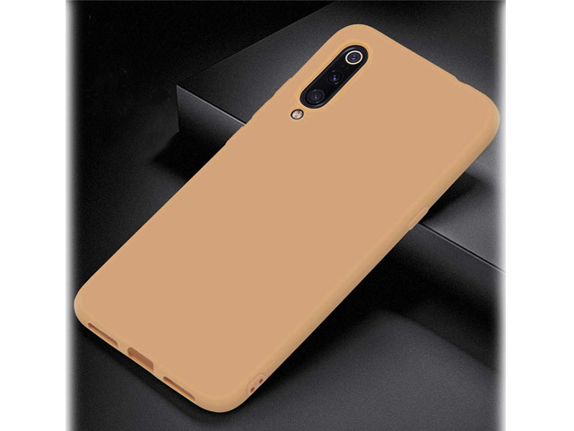 Чехол Yotrix LiquidSilicone для Xiaomi Mi 9 SE (бежевый, гелевый)