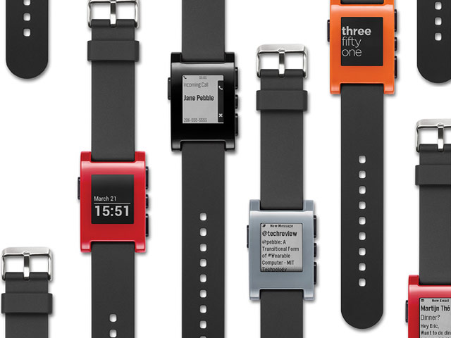 Электронные наручные часы Pebble Smartwatch (черные, пластиковые)