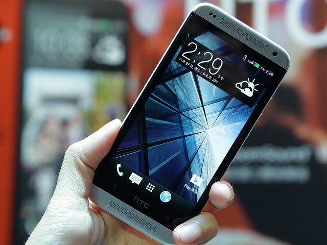Смартфон HTC Desire 700 dual sim (темно-коричневый, 8Gb)