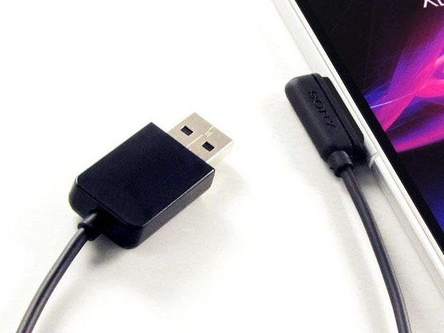 USB-кабель Sony Magnetic Charging Cable для Sony Xperia (магнитный разъем, 1 метр, черный)