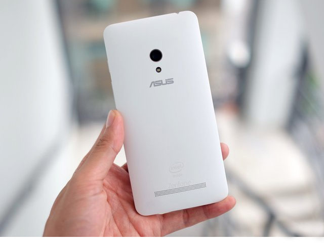 Смартфон Asus ZenFone 5 A501CG (белый, 16Gb, 5